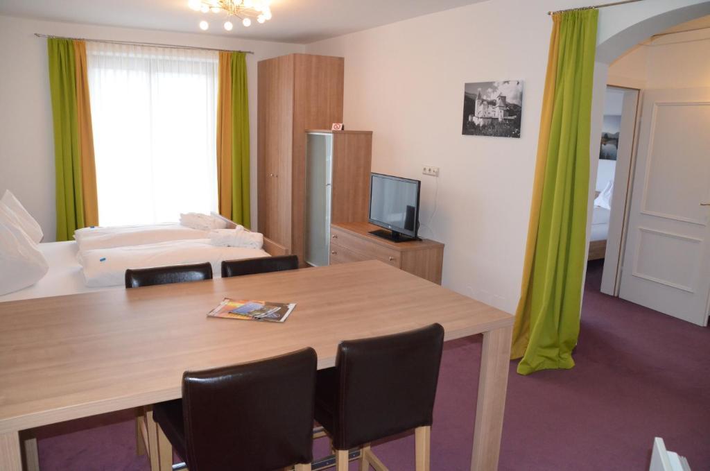 Aparthotel Hutter GmbH Katschberghöhe Zimmer foto